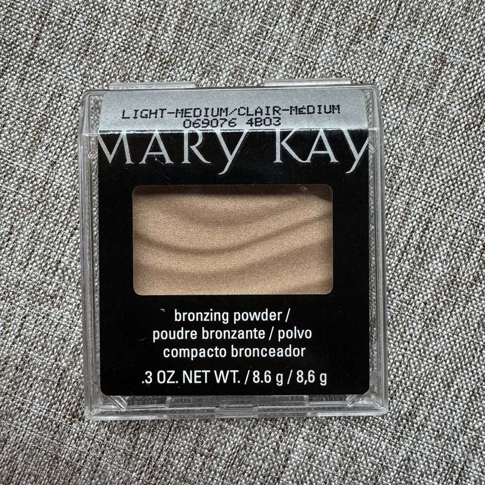 Mary Kay BRONZING POWDER Light to Medium NIB Light Medium Discontinued